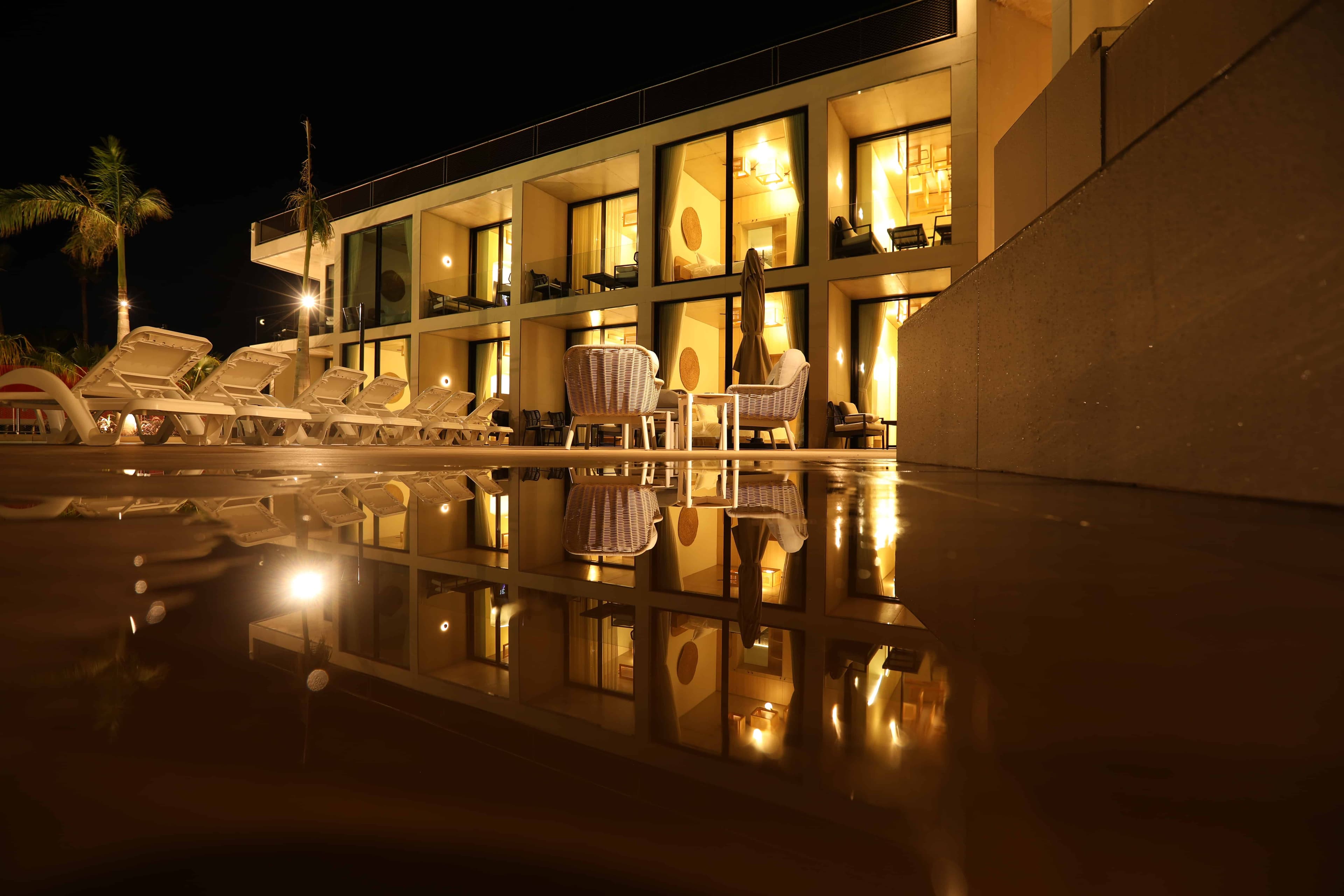 Luxury showcase 3